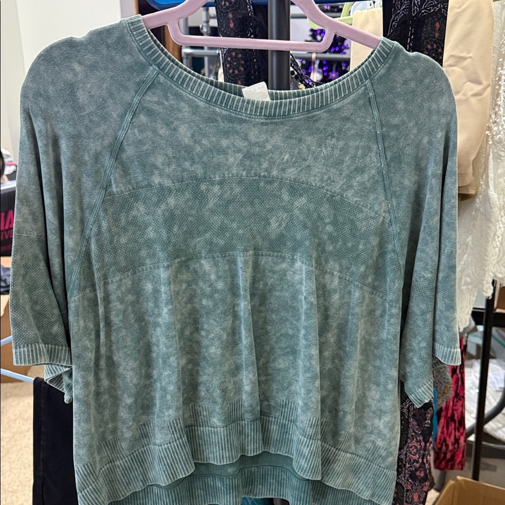 Women's Washed Sage Green Pullover Sweatshirt